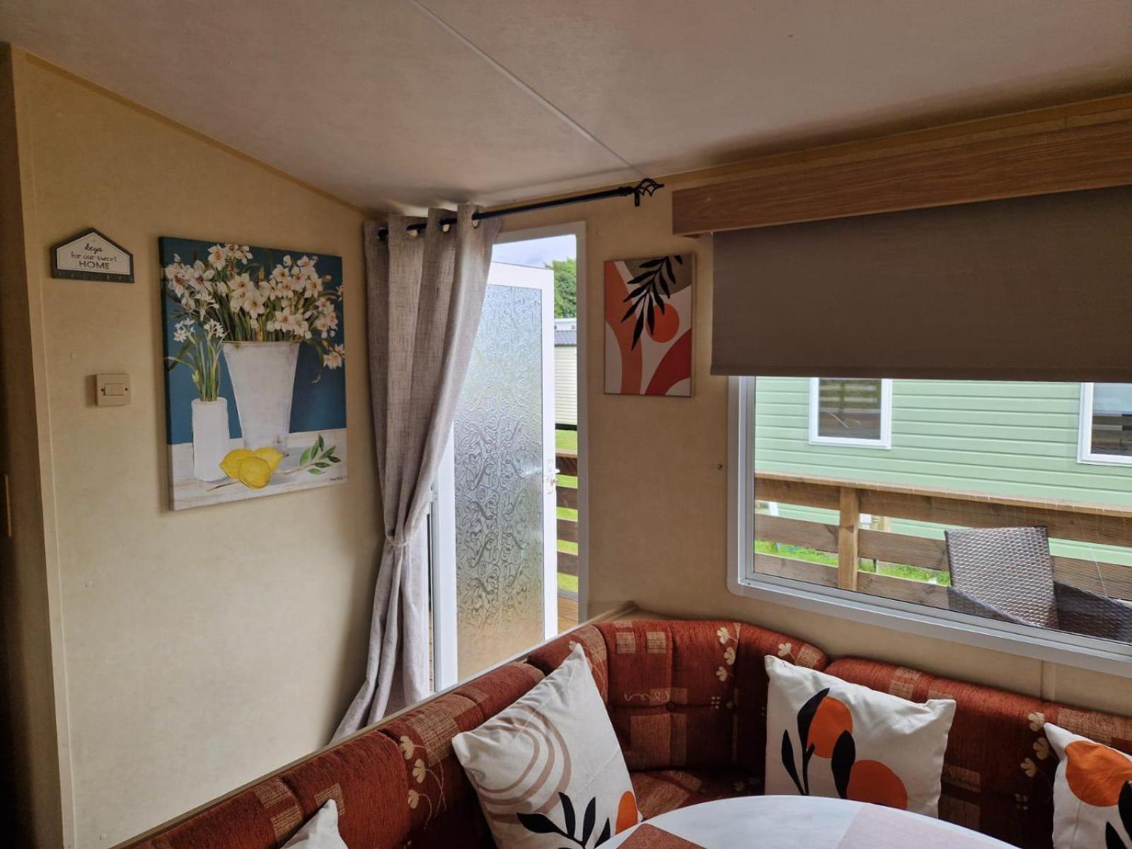 Lochview Retreat Caravan Balminnoch Exteriör bild